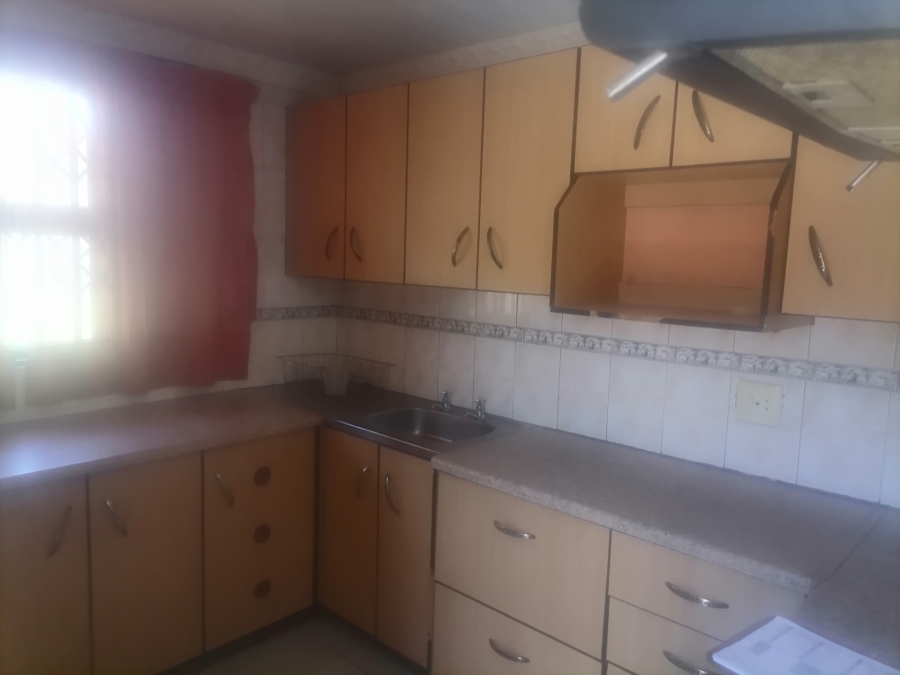 2 Bedroom Property for Sale in Phakamisa Eastern Cape